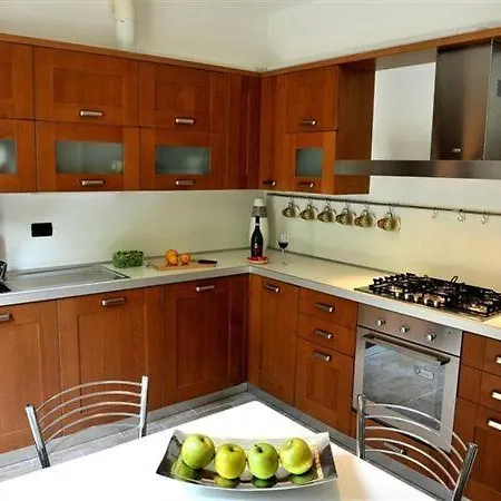 Sleeps 6 * Laglio